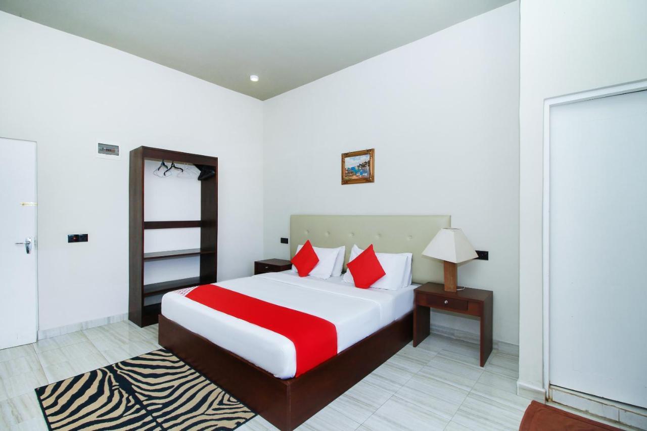 The Kings Bay Hotel Ettukala Extérieur photo