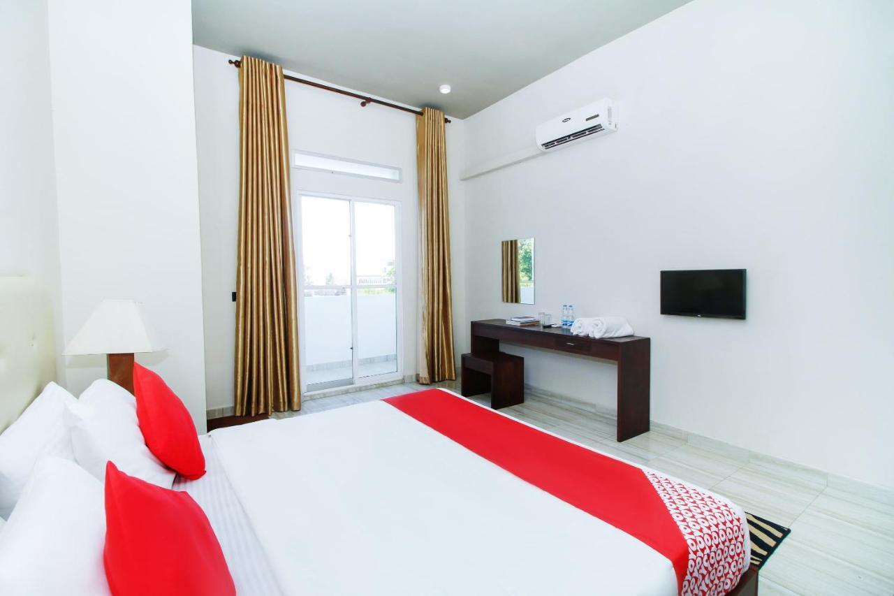 The Kings Bay Hotel Ettukala Extérieur photo