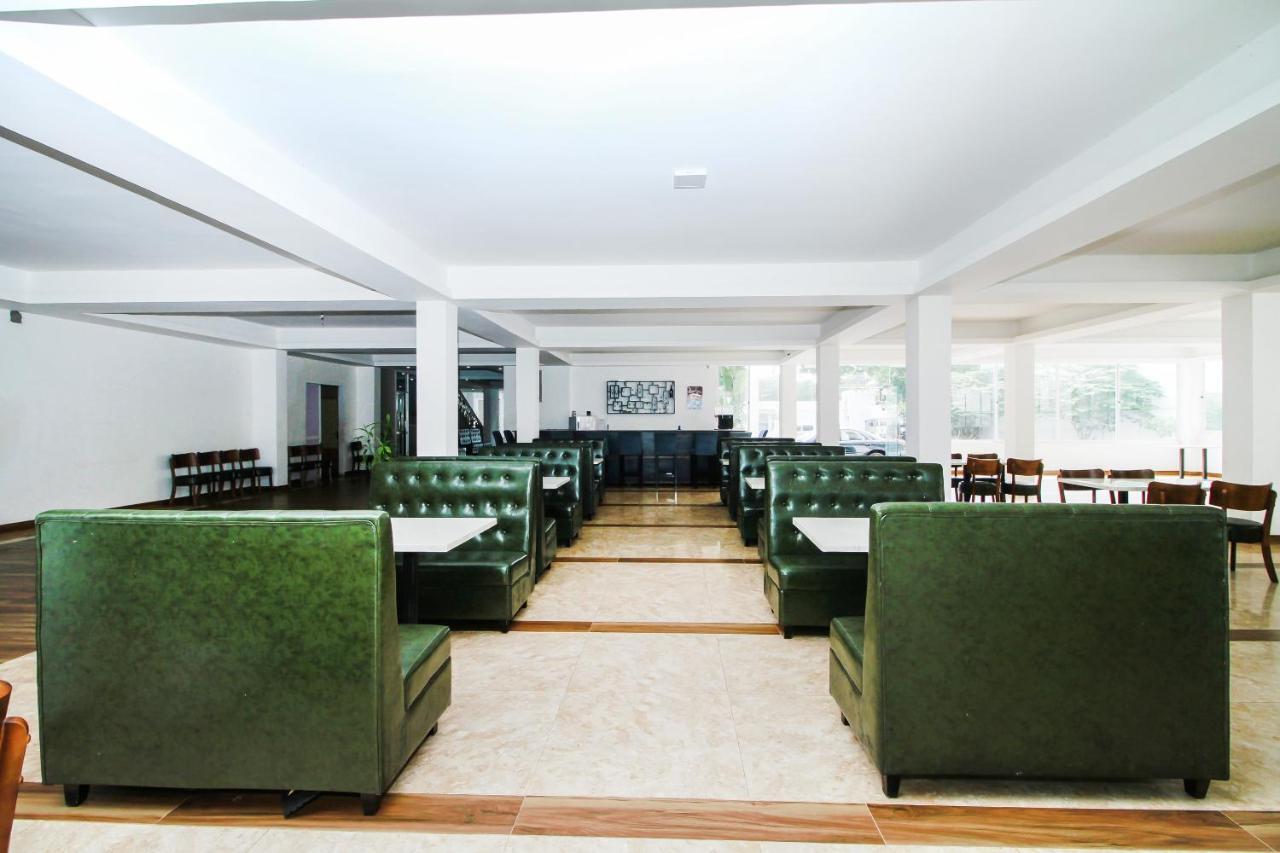 The Kings Bay Hotel Ettukala Extérieur photo